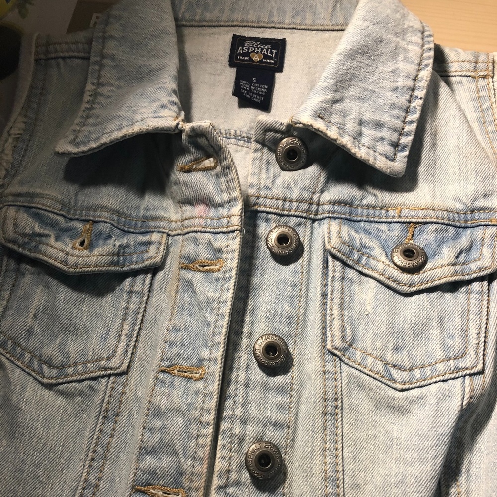 Light Wash Sleeveless Blue Jean Jacket